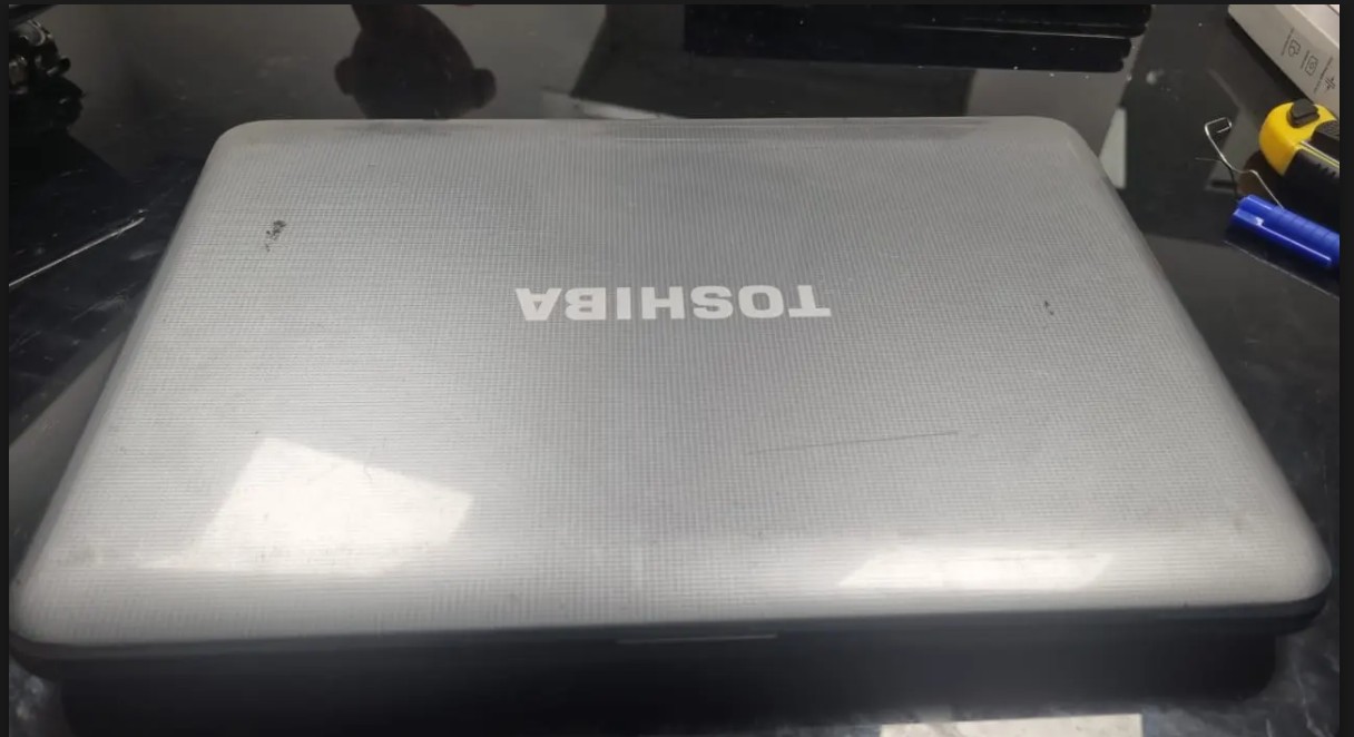 1PORTATIL TOSHIBA CORE i3 SERIE 6C140003W (CBBA) (02-COM-01-0008)