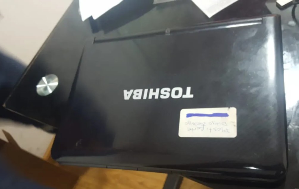 1PORTATIL TOSHIBA SERIAL 1A082020K NEGRO (02-COM-01-0004)